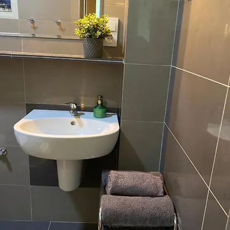 Familijny - 10 Osob 2 Poziomy 2 Lazienki Kuchnia דירה *